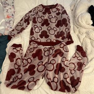 Women’s disney soft sleep set. Size medium.